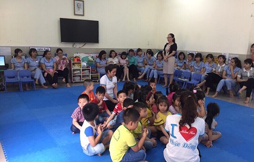 Trường Mầm non Phúc Đồng tổ chức kiến tập chuyên đề “Kĩ năng ứng phó khi có nguy cơ bắt cóc” cho trẻ MG Lớn.